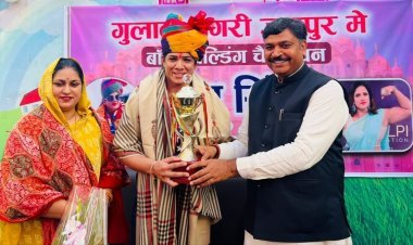 राजस्थान की पहली गोल्ड मेडलिस्ट प्रिया सिंह मेघवाल को मंत्री जूली ने स्मृति चिन्ह देकर किया सम्मानित