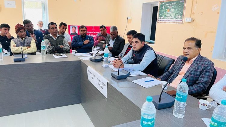 विकास कार्यों को लेकर प्रधान कस्वां की अध्यक्षता में समीक्षात्मक बैठक