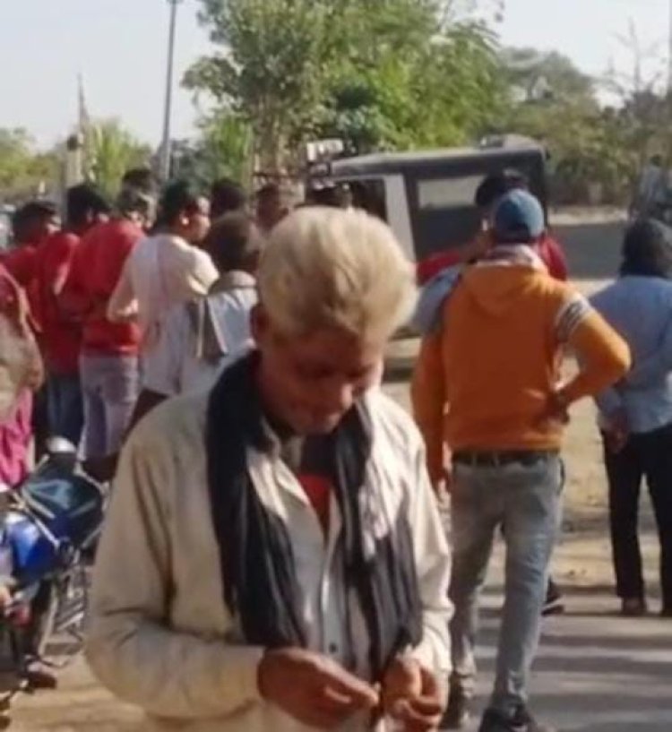 प्रशासन एवं ग्रामीणो की मौजूदगी में  हटाया अतिक्रमण नरेगा कार्य को फिर से करवाया शुरू