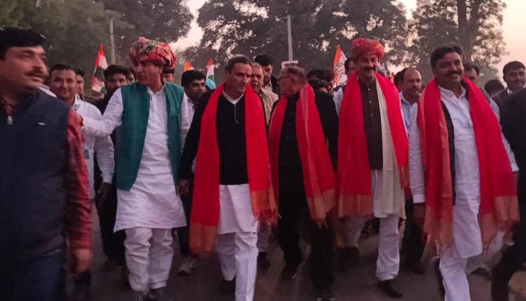 पद यात्रा से पहले युवाओं ने निकाली बाइक रैली - कांग्रेस नेताओं ने लिया जनसभा स्थल का जायजा