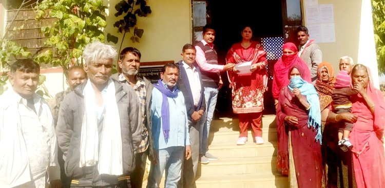 नाली निर्माण करवाने और पेयजल आपूर्ति का समय बदलने की मांग