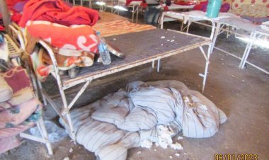 शाहपुरा शल्य एवं नेत्र निशुल्क चिकित्सा शिविर में गंदे पुराने संक्रमित बिस्तर