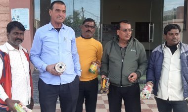 12 रोल चायनीज मांझा किया बरामद 