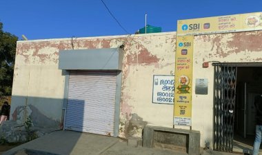 भानीपुरा में एसबीआई का एटीएम  6 वर्ष से बंद, 56 गावों के लोगों को नहीं मिल रही है एटीएम की सुविधा, ग्रामीणों को जाना पड़ता हैं सरदारशहर