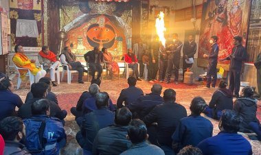 एसडीआरएफ के जवानों ने मंदिर परिसर में ओर आग दुर्घटना के बताएं उपाय