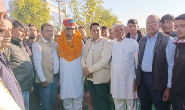 चौमू पहुँची नीमकाथाना जिला बनाओं पदयात्रा में,विधायक सुरेश मोदी का हजारों कार्यकर्ताओं के साथ जयपुर कूच