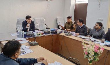 बालिकाओं के सर्वांगीण विकास के लिए बनाए कार्ययोजना: जिला कलक्टर