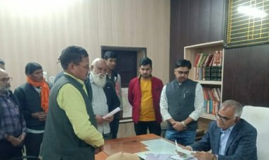 अवैध टाॅवर के खिलाफ प्रतिभा नगर वासियों ने सौंपा ज्ञापन 