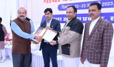 गांधी दर्शन पर आधारित पाठ्यक्रम शैक्षणिक संस्थानों में लागू हो