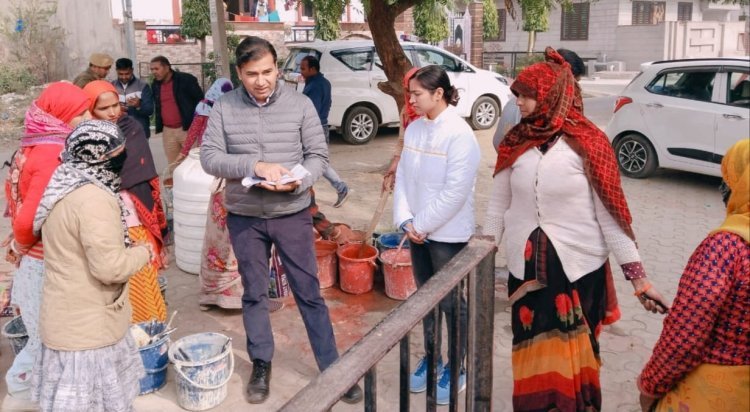 जिला कलक्टर ने किया शहरी रोजगार गारंटी योजना के कार्य स्थल का निरीक्षण