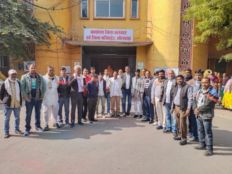 डिस्टिक मिनरल फंड को लेकर पंचायत समिति हुरडा के जनप्रतिनिधि हुए लामबंद, कलेक्टर को ज्ञापन सौंपा! 