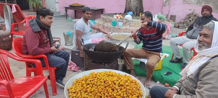 रोती हुई आंखों को श्याम हंसाते हैं,जब कोई नहीं आता मेरे श्याम आते हैं...