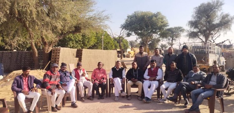 जन आक्रोश सभा में में ज्यादा से ज्यादा कार्यकर्ताओं से पहुंचने का आह्वान किया।