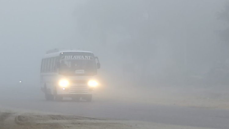 हाड कंपा देने वाली सर्दी ने छुड़ाई धूजणी, शीतलहर से कांपा अंचल, पहली बार पारा पहुंचा माइनस में, सड़कों पर वाहनों के लगे ब्रेक