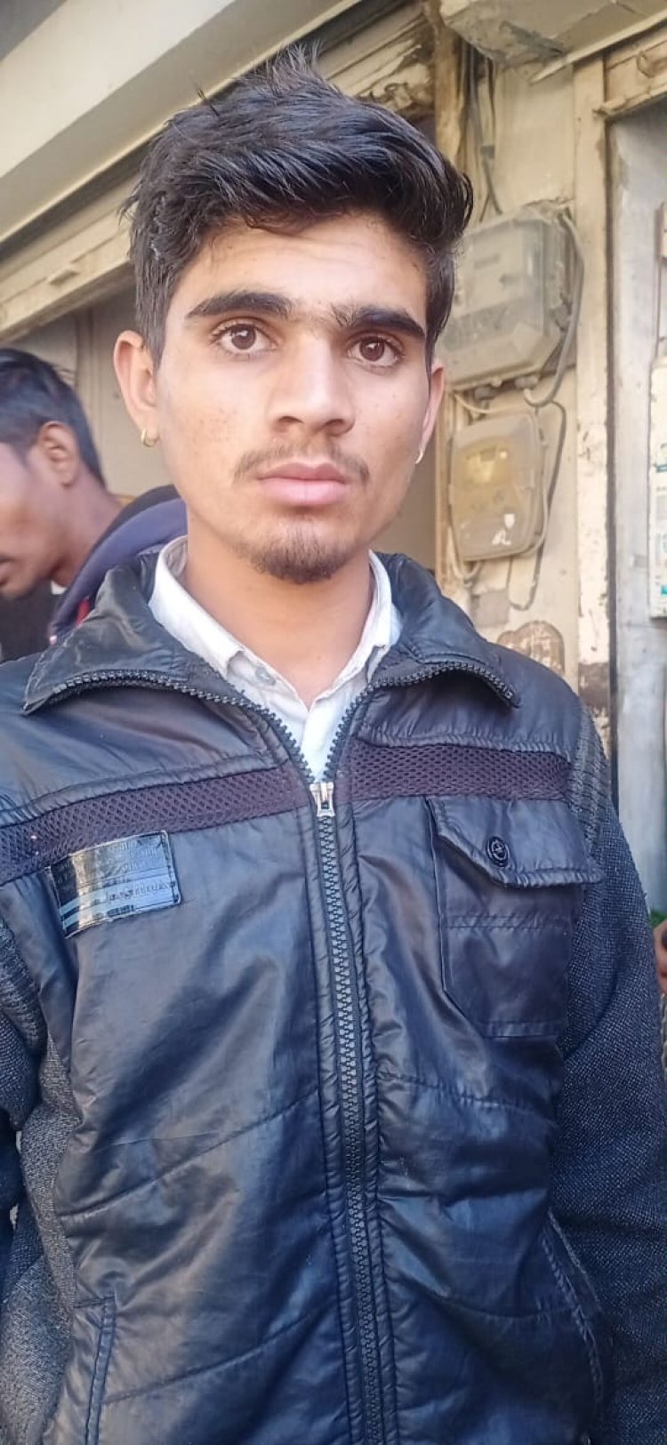 टीम हारे का सहारा ने घर से निकले छात्र को परिजनों को सौंपा