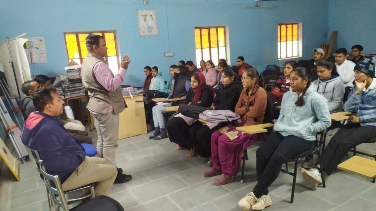 भारतेंदु हरिश्चंद्र थे आधुनिक हिंदी के अग्रदूत भारतेंदु हरिश्चंद्र की पुण्यतिथि पर संगोष्ठी का आयोजन