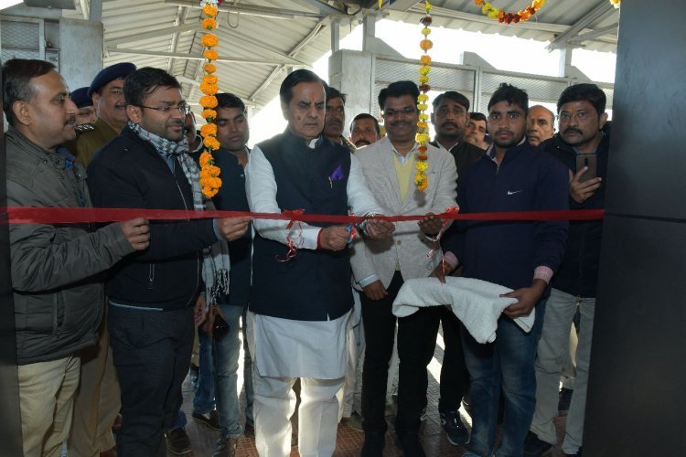 सांसद द्वारा सवाई माधोपुर रेल्वे स्टेशन पर नवनिर्मित लिफ्ट का किया लोकार्पण, दो से तीन प्लेटफॉर्म जाने वाले यात्रियों को मिलेगी सुविधा 