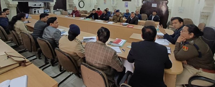 जिला कलक्टर की अध्यक्षता में आयोजित हुई जिला सड़क सुरक्षा समिति की बैठक