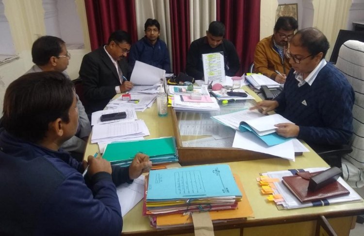 शहीदों के नाम पर राजकीय विद्यालय एवं राजकीय भवन के नाम रखने के संबंध में बैठक आयोजित