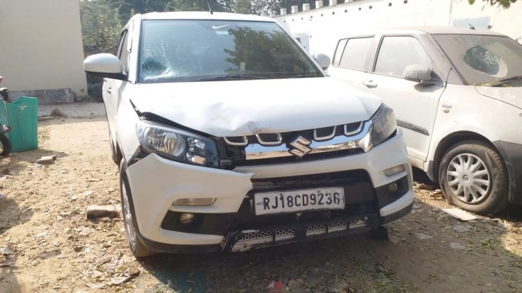 सड़क किनारे खड़े व्यक्ति की कार की टक्कर से मौत