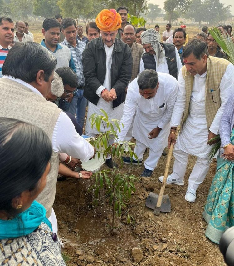 केंद्रीय कारागार अलवर में 'आशाएं दा फिलिंग स्टेशन का शिलान्यास बन्दी करेंगे पेट्रोल पम्प का संचालन