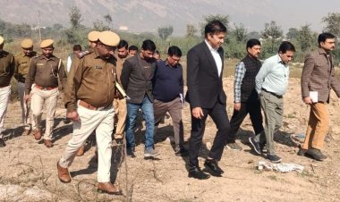 जिला कलक्टर ने किया शहर में निर्माण कार्यों का निरीक्षण