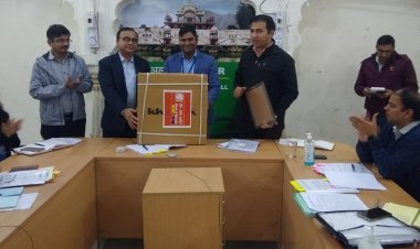 सामाजिक न्याय एवं अधिकारिता विभाग के छात्रावासों को 20 पंखें किए भेट 