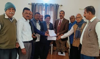 पूर्व सैनिकों ने सौंपा ज्ञापन 