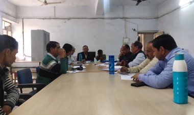 जिला स्तरीय एवं ब्लॉक स्तरीय शिक्षा अधिकारियों की समीक्षा बैठक आयोजित