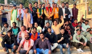 पुलवामा हमले की बरसी पर शहीदों को किया नमन   शाहिद स्मारक पर पुष्प अर्पित कर की काव्यांजलि सभा