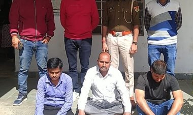 Three accused arrested with pistol and cartridges