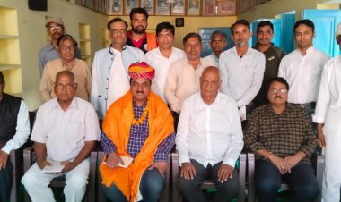 साहित्यकार डॉ. घनश्याम नाथ कच्छावा का अभिनंदन काव्य गोष्ठी में कवियों ने सुनाये कविता व गीत 