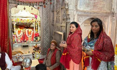 पीसीसी सदस्य डॉक्टर सोनिया गुर्जर ने शाकंभरी दरबार में लगाई धोक