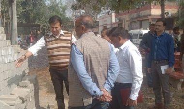 जिला कलक्टर ने किया विभिन्न निर्माण कार्यो का निरीक्षण
