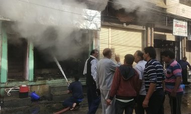 घंटाघर के पास स्थित किराणा की दुकान में लगी भयानक आग, दो दमकलो की सहायता से आग पर पाया काबू