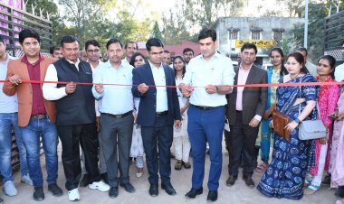 जिला कलक्टर ने किया रणथम्भौर उद्योग एवं हस्तशिल्प मेले का शुभारम्भ