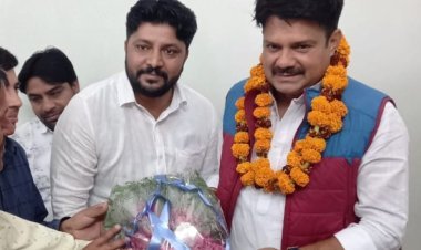 मेडिकल टीम ने सी एम सलाहाकार डॉ राजकुमारशर्मा का किया स्वागत* सम्मान