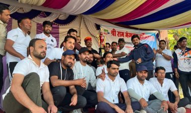 पीएमओ रतनगढ़ की टीम ने जीता फाईनल 