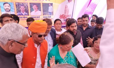  पूर्व मुख्यमंत्री वसुंधरा राजे के अलवर आगमन पर जिले की सीमा पर पूर्व कैबिनेट मंत्री डॉ जसवंत यादव , महंत प्रकाश महाराज ने कार्यकर्ताओं के साथ किया भव्य स्वागत 