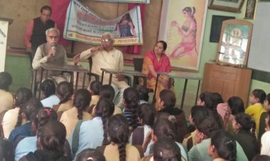 गर्भस्थ शिशु संरक्षण समिति ने स्कूल की बालिकाओं को किया जागरूक 