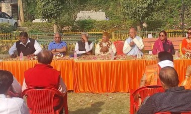 नेहरू उद्यान विकास समिति ने मनाया होली मिलन समारोह