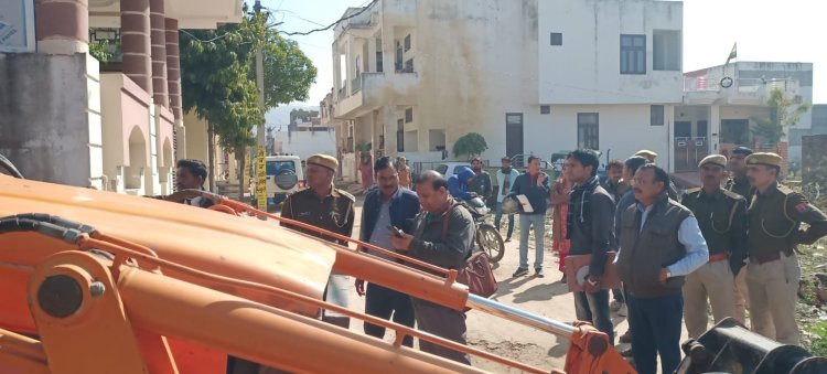 आदिनाथ नगर एवं पटेल नगर में हटाया गया अतिक्रमण