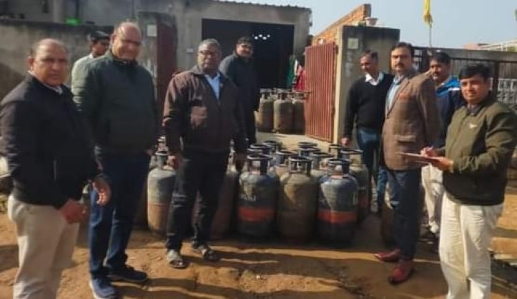 घरेलू गैस के व्यावसायिक कार्य में दुरूपयोग की रोकथाम हेतु की गई कार्रवाई