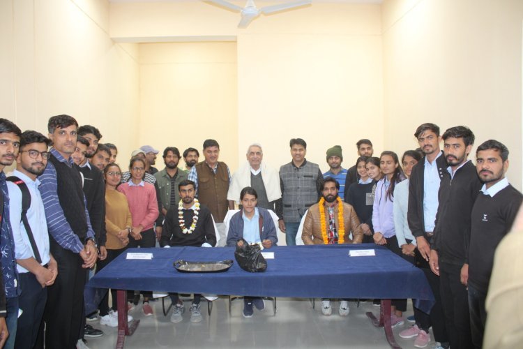 जिला रोजगार सृजन केंद्र युवाओं को रोजगार युक्त करने की योजनाओं का केंद्र होगा - डॉ शैलेंद्र
