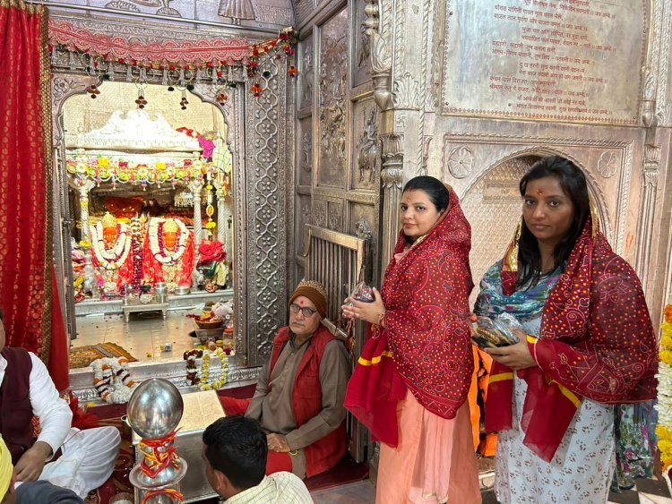 पीसीसी सदस्य डॉक्टर सोनिया गुर्जर ने शाकंभरी दरबार में लगाई धोक