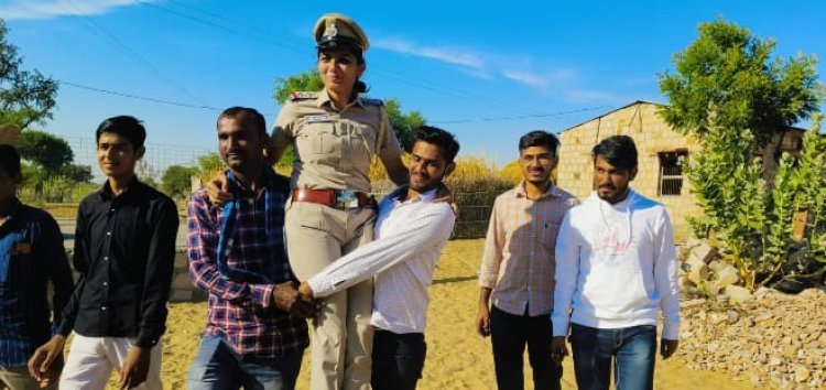 --- : जिस बहन का बाल विवाह किया वो अब SI बनीं तो भाइयों ने कंधे पर बैठाकर पूरे गांव में घुमाया