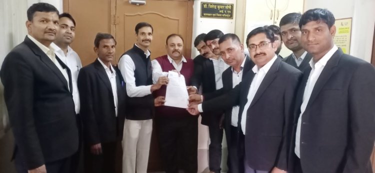 मुख्यमंत्री के नाम एडीएम प्रथम को सौंपा ज्ञापन