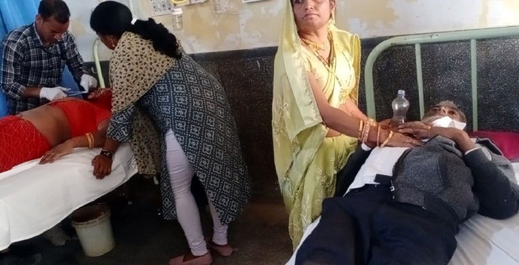 कारों की भीड़ंत, तीन घायल