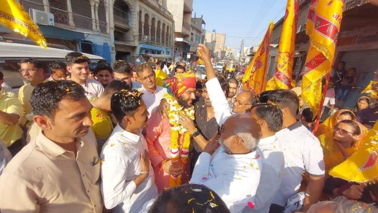 खाटू श्यामजी की कनक दंडवत यात्रा कर रविराज पहुंचे सरदारशहर, श्याम प्रेमियों ने यात्रा निकालकर किया भव्य स्वागत