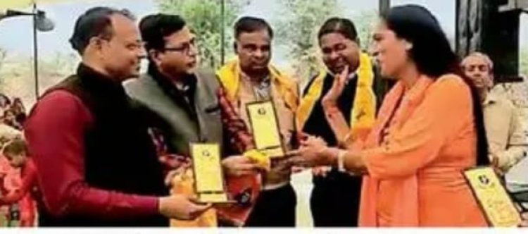 गौसेवा के लिए 51 हजार रुपए भेंट किए